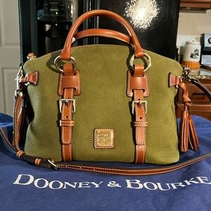 NWOT Dooney & Bourke 100% Nubuck leather